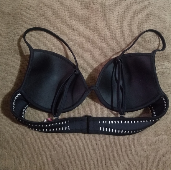 Victoria's Secret Bra Bikini top 34B very Sexy - Picture 3 of 7